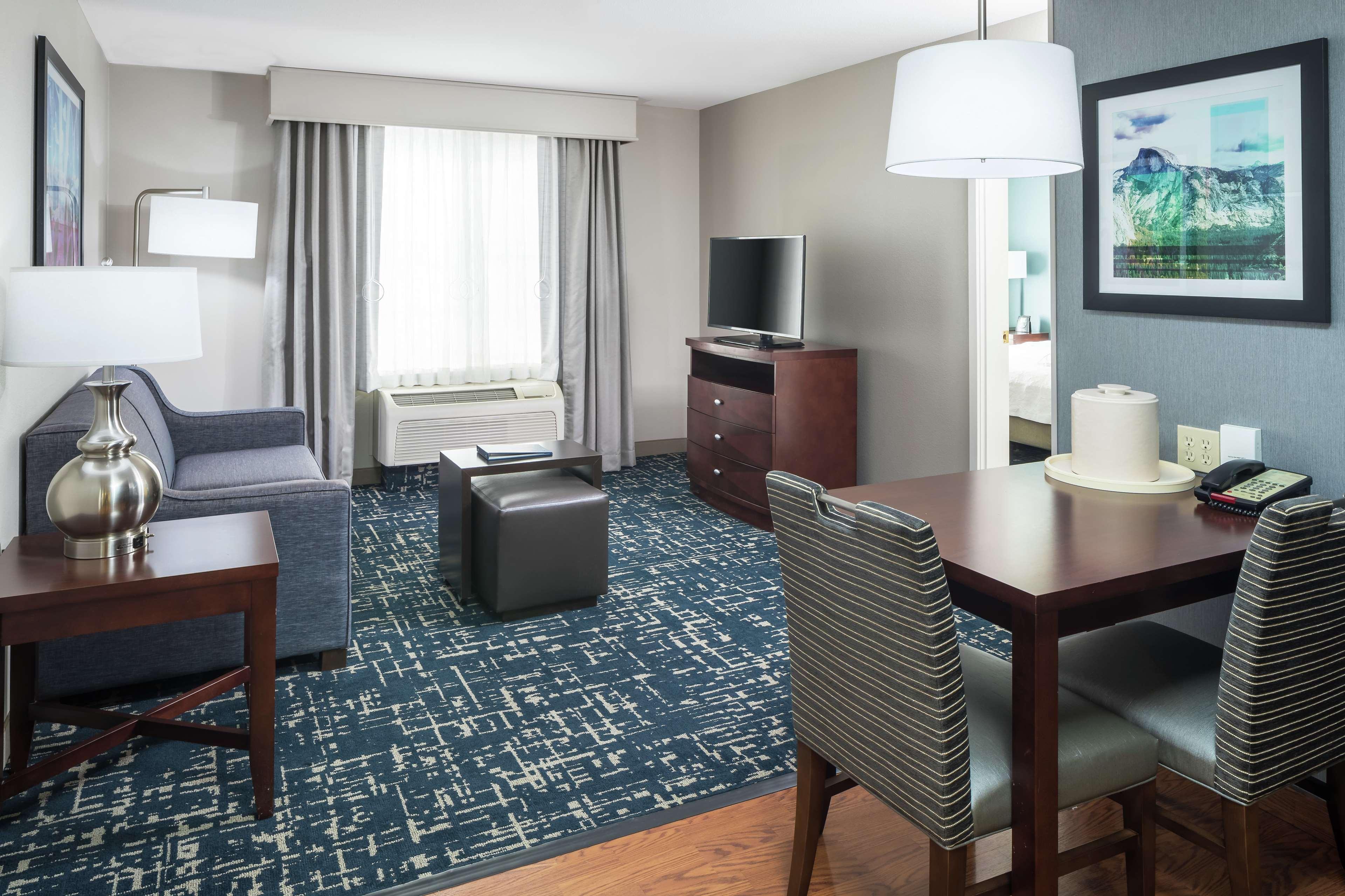 Homewood Suites By Hilton Fresno Airport/קלוביס מראה חיצוני תמונה