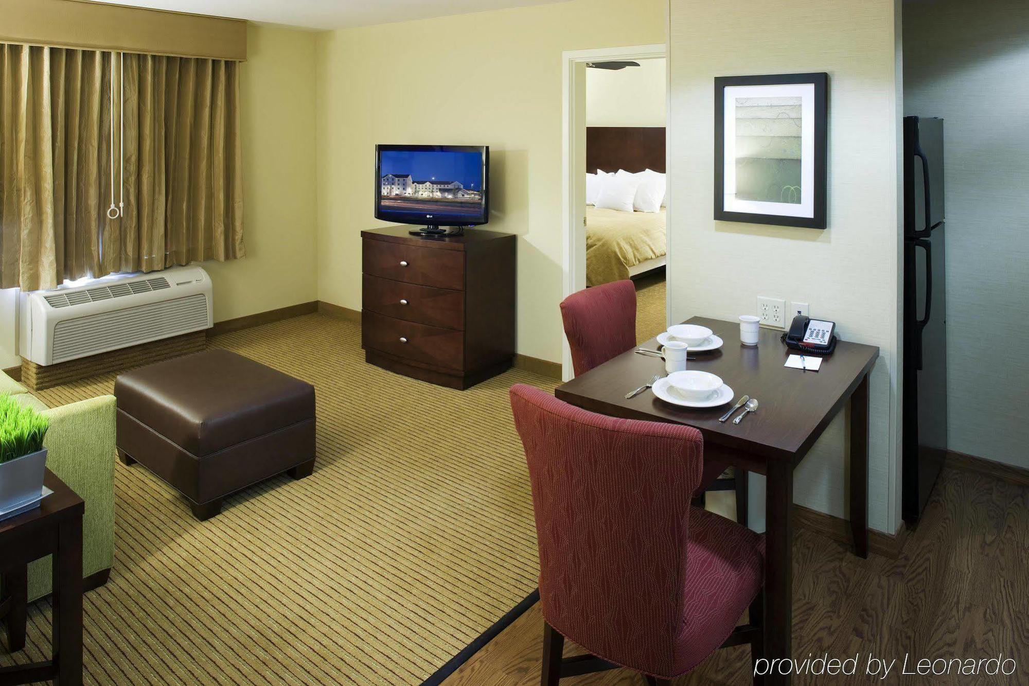Homewood Suites By Hilton Fresno Airport/קלוביס חדר תמונה